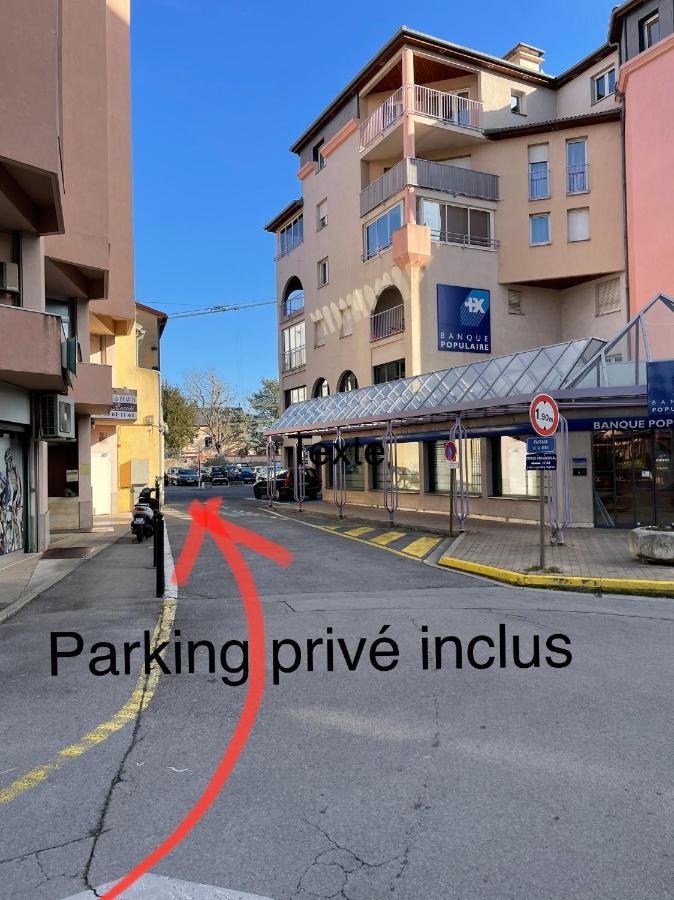 T2 Plein Centre Au 1Er Etage Avec Parking Prive Lejlighed Millau Eksteriør billede